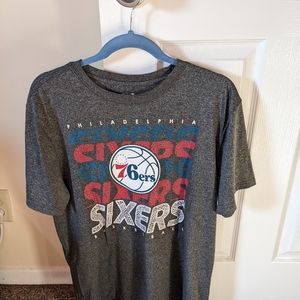 Large 76ers shirt